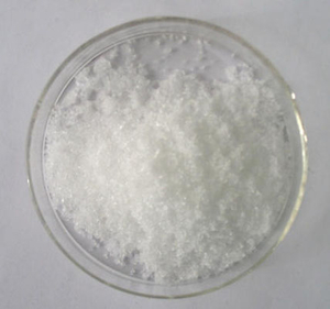 Disprosyum(III) asetat tetrahidrat (Dy(OOCCH3)3•4H2O)-Kristalin