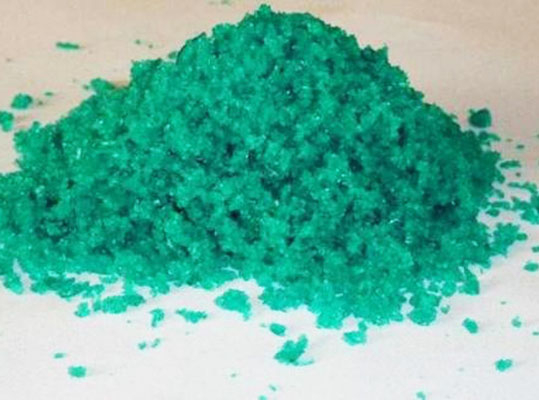 Krom(III) Florür Hidrat (CrF3•xH2O)-Kristalin